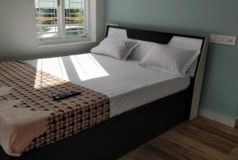 Appartement Ab Island Residency à Mundrothuruth Extérieur photo